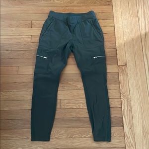 Athleta Green cargo leggings